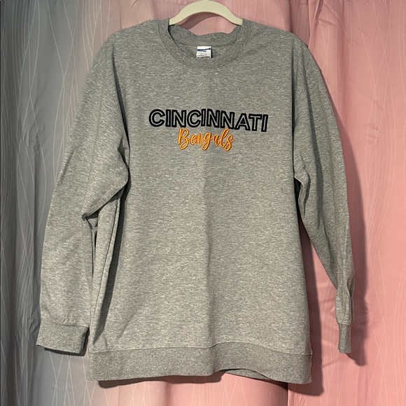 NWOT Cincinnati Bengals Gray Sweatshirt - Picture 1 of 3